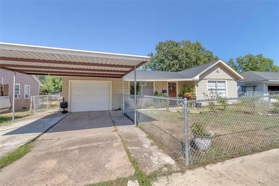 1211 Trimm AVE #B, Pasadena, TX 77502