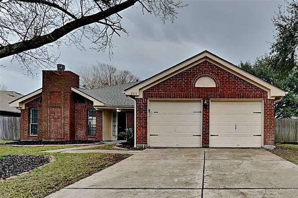 2515 Chestnut CIR, Pearland, TX 77584