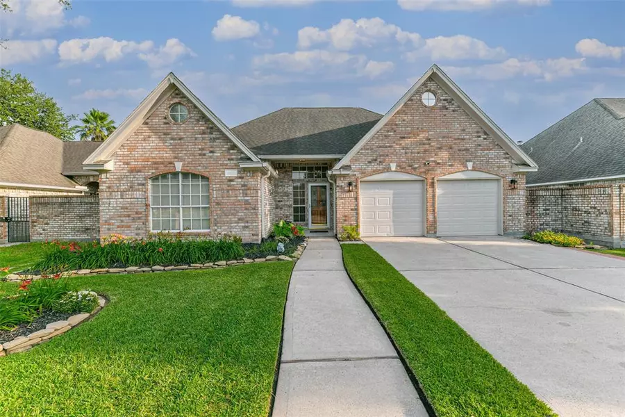 4610 Pawnee LN, Pasadena, TX 77504