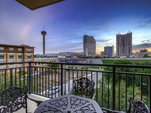 215 Center ST #307, San Antonio, TX 78202