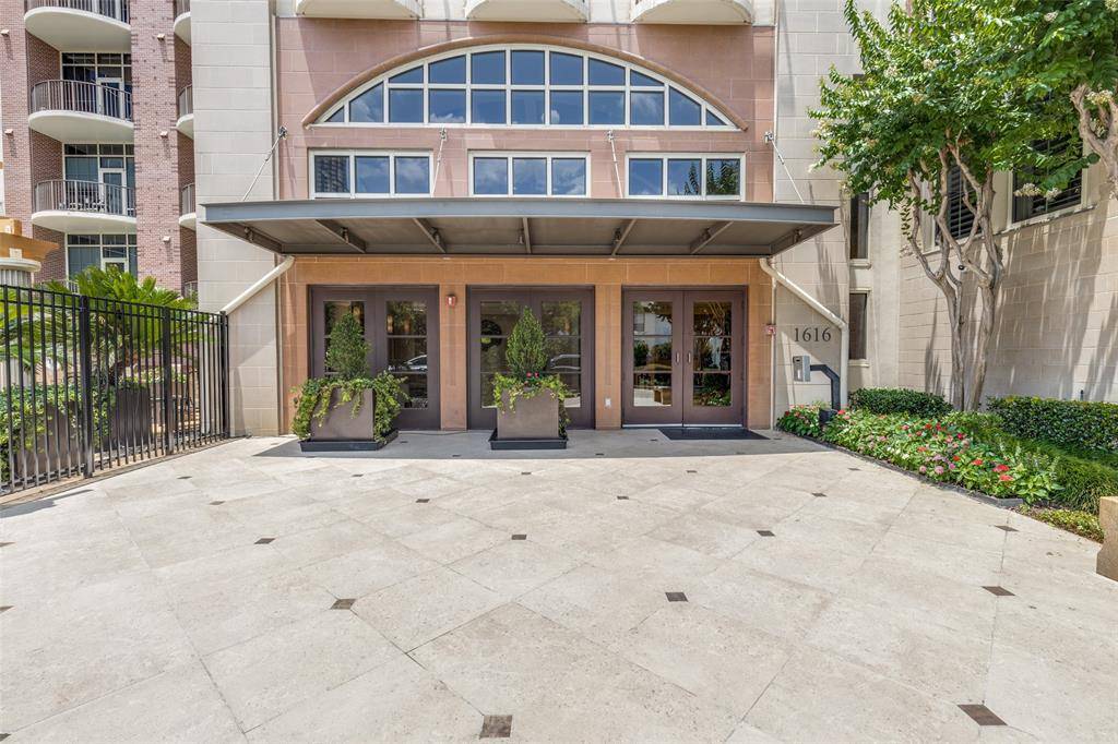 1616 Fountain View DR #202, Houston, TX 77057