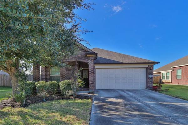 2903 Grants Harbour LN, Dickinson, TX 77539