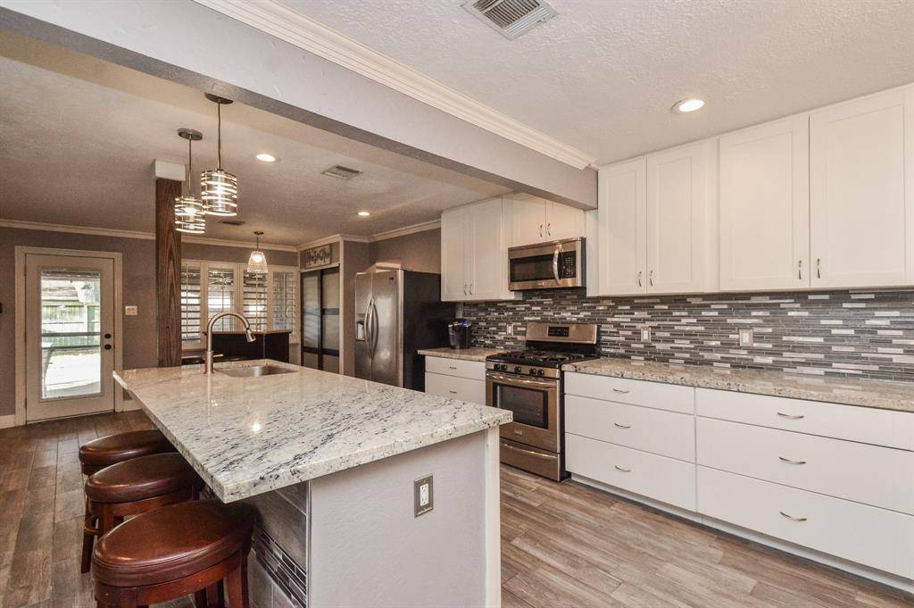 Pearland, TX 77581,4906 W Plum ST