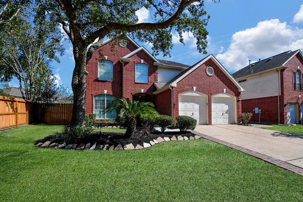 17311 Grey Mist DR, Friendswood, TX 77546