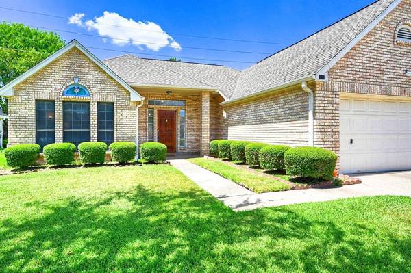 826 W Peach Hollow CIR, Pearland, TX 77584