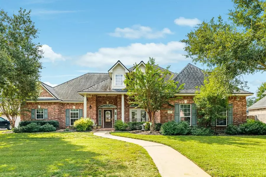 53 Scotch Pine CT, Lake Jackson, TX 77566