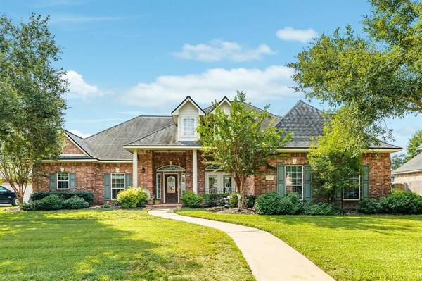 53 Scotch Pine CT,  Lake Jackson,  TX 77566