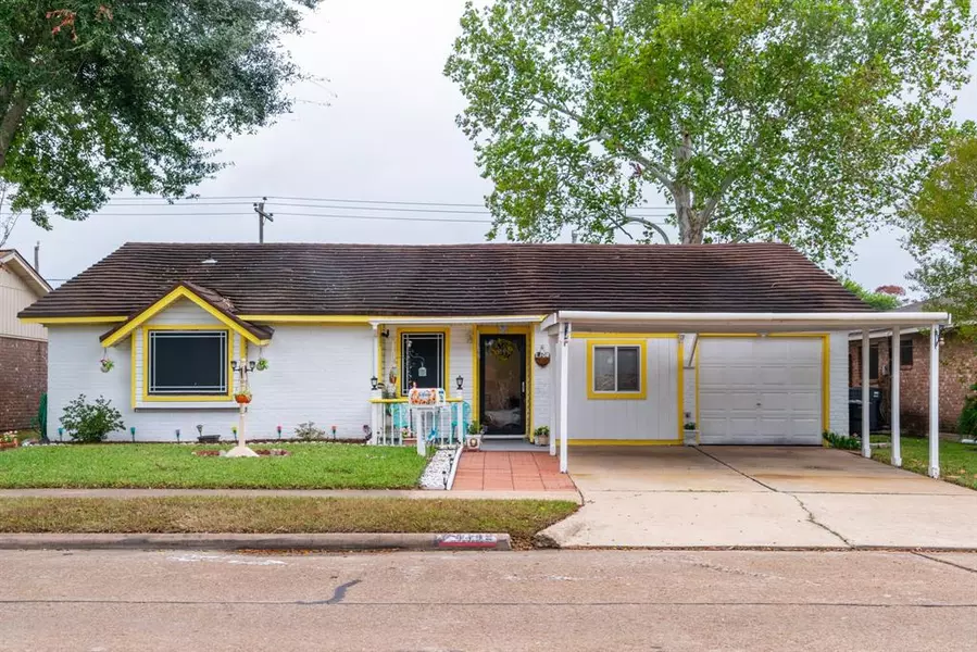 4442 Luella AVE, Deer Park, TX 77536