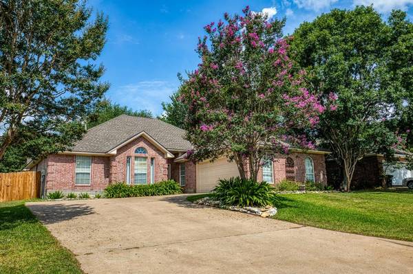 2601 Brookbend DR, Brenham, TX 77833