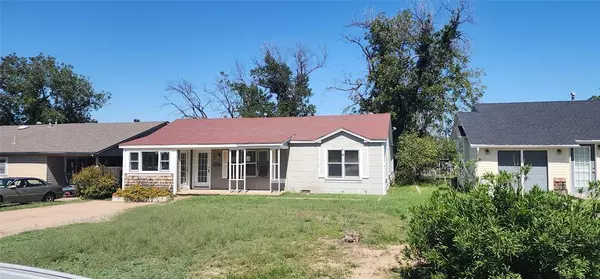 910 N 5th ST, Ballinger, TX 76821