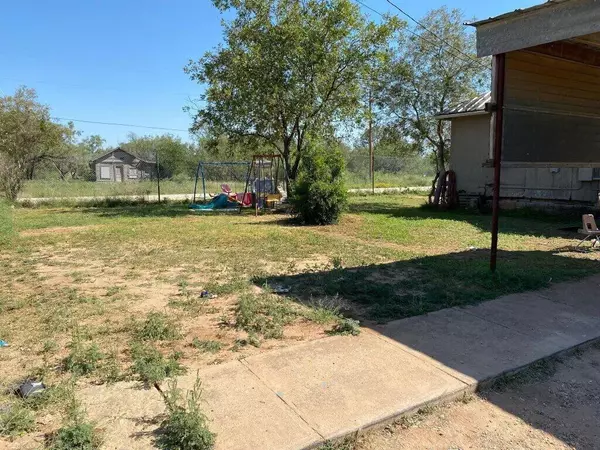 Ballinger, TX 76821,500 S Broadway ST