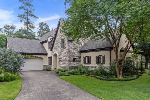 6 Hampton Place, The Woodlands, TX 77381