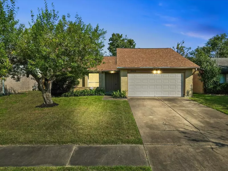 2520 Orion DR, League City, TX 77573