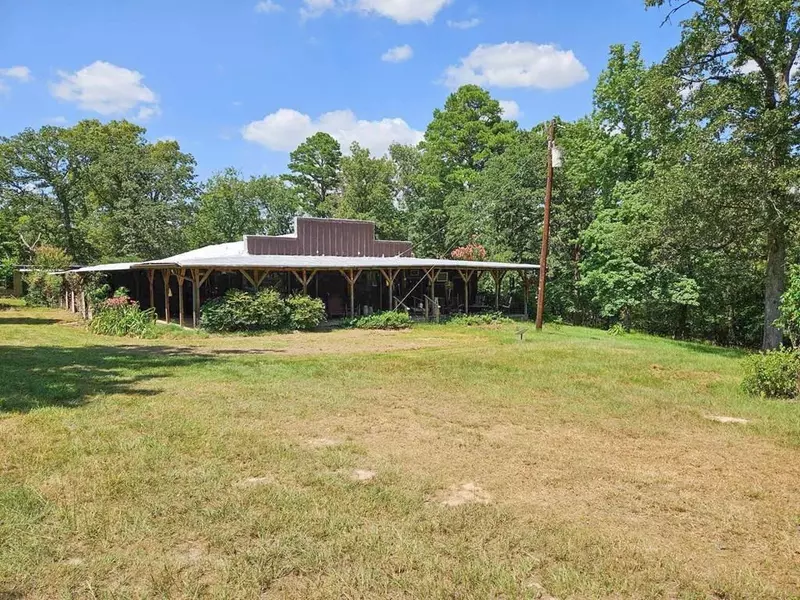 949 An County Road 383, Palestine, TX 75801