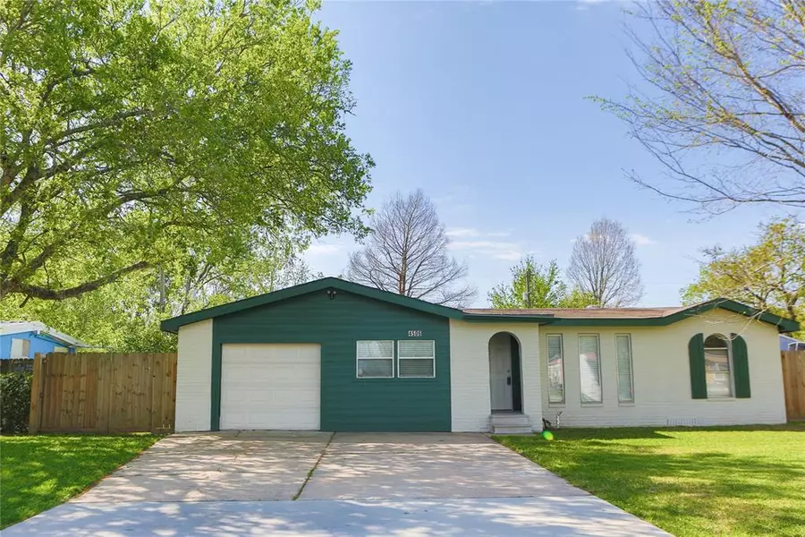 4506 E 32ND ST, Dickinson, TX 77539