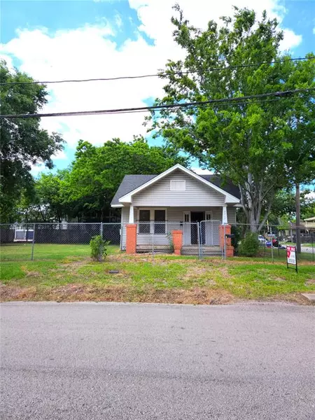 3319 Cochran ST, Houston, TX 77009