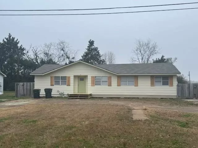 217 N GREEN, Sealy, TX 77474