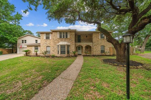 7902 Twining Oaks LN, Spring, TX 77379