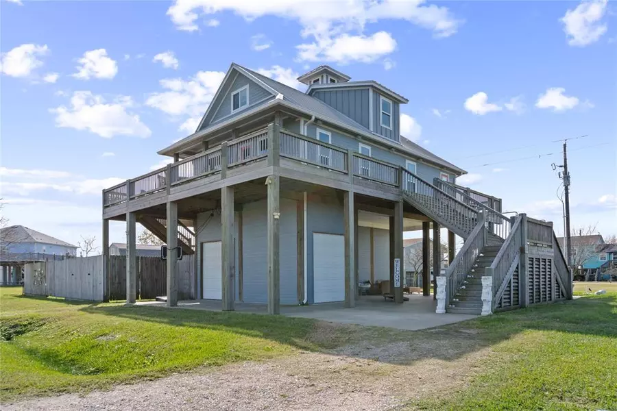 1051 Honeysuckle, Crystal Beach, TX 77650