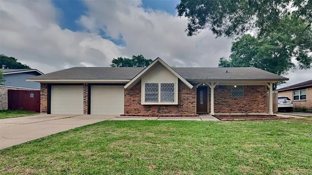 4315 Navajo ST, Pasadena, TX 77504