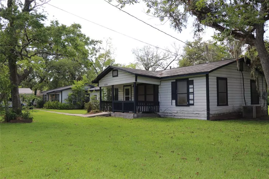 Clute, TX 77531,1220 Pecan ST