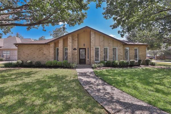 7402 E Suddley Castle ST,  Houston,  TX 77095