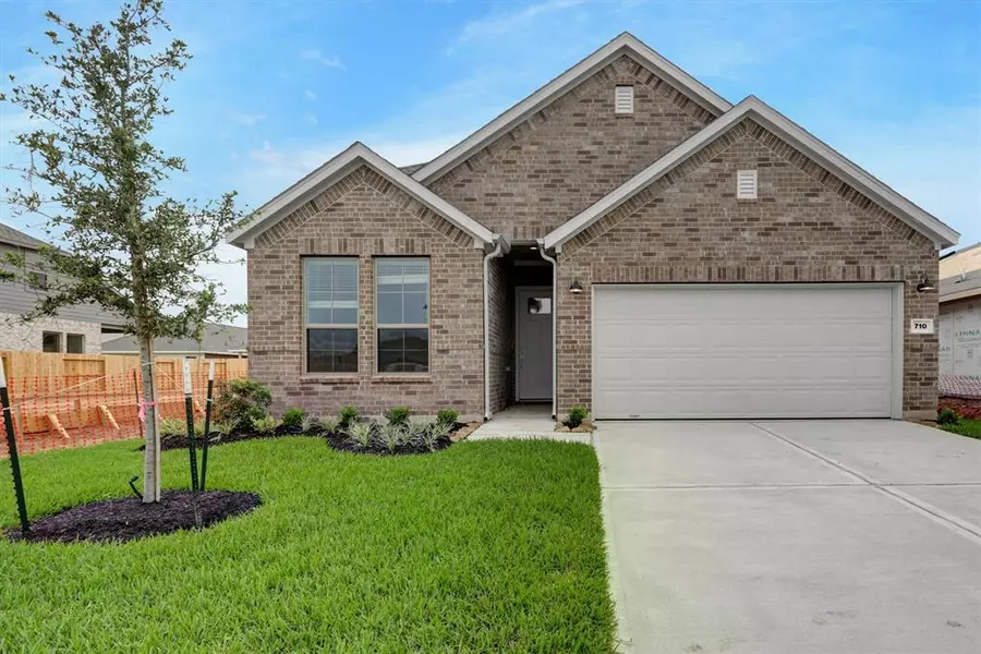 710 Whispering Winds Drive, Beasley, TX 77417