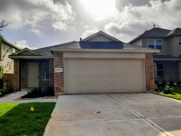 1513 San Sebastien DR, Conroe, TX 77301