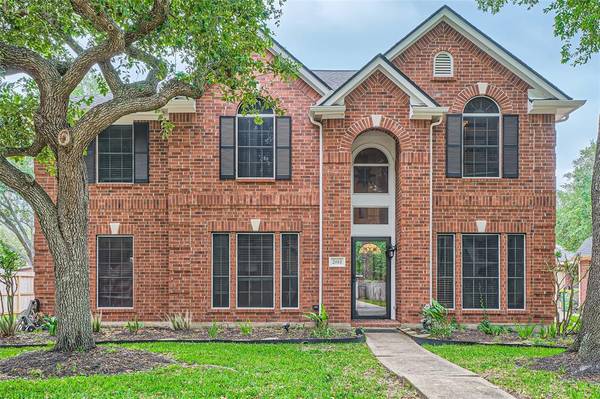 2811 Red Oak LN, Pearland, TX 77584