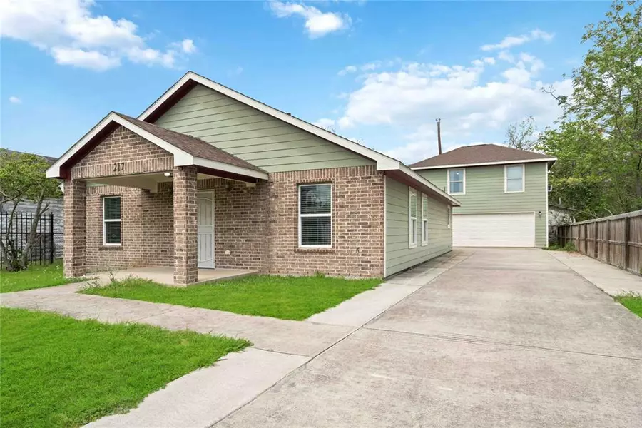 217 Armstrong ST, Houston, TX 77029