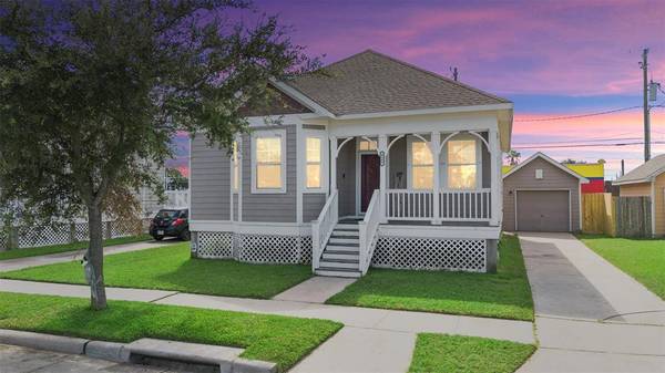 4509 S Live Oak CIR, Galveston, TX 77550