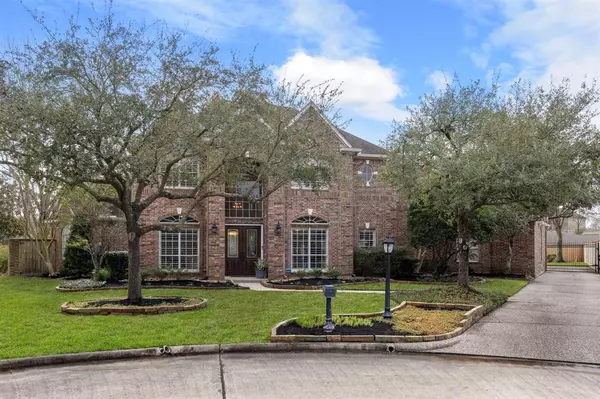 44 Champions Bend CIR, Houston, TX 77069