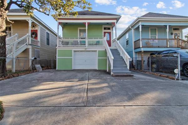 2603 Bernardo De Galvez AVE, Galveston, TX 77550