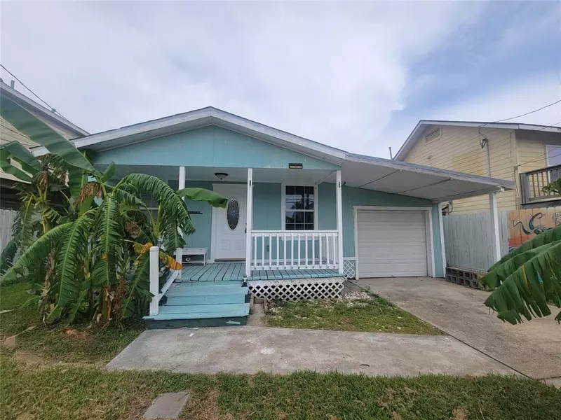 2215 Victory ST, Galveston, TX 77551