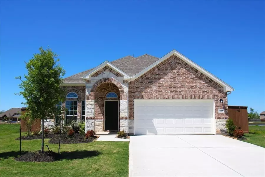 120 Water Grass TRL, Clute, TX 77531