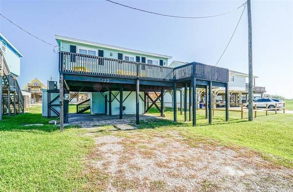 122 Beachcomber AVE,  Surfside Beach,  TX 77541