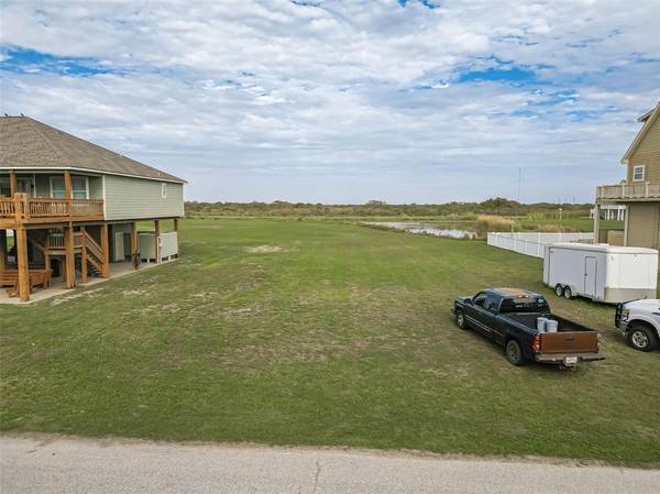 3937 Biscayne Beach RD, Port Bolivar, TX 77650