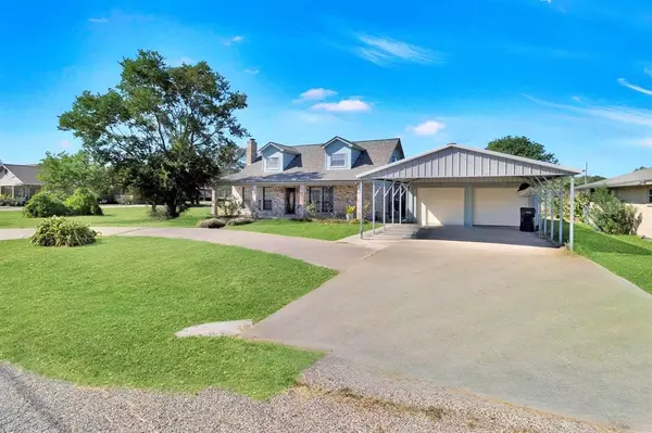 70 Hillcrest ST, Point Blank, TX 77364