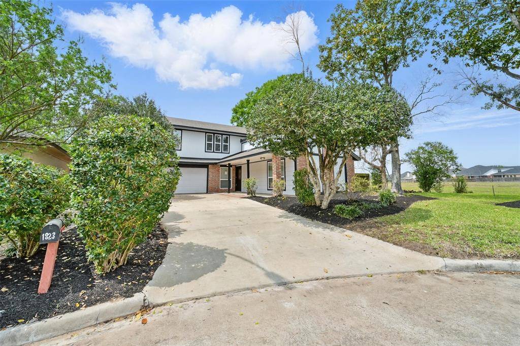 Sugar Land, TX 77498,1823 Redwood CT