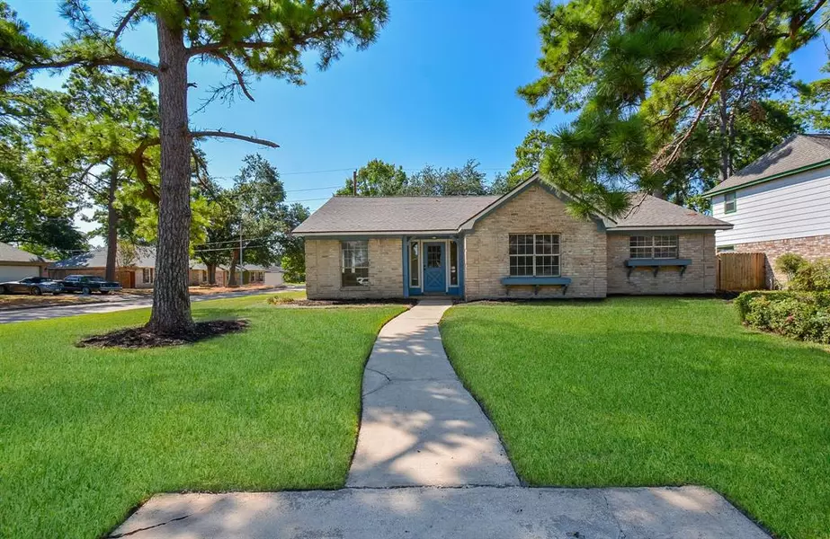 10003 Pine Pass DR, Houston, TX 77070