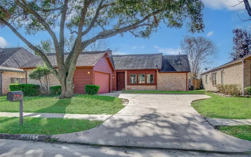 6207 Greenway Forest LN, Houston, TX 77088