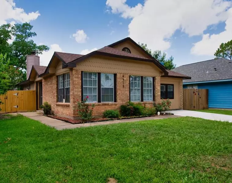 4912 Redbud DR, Rosenberg, TX 77471