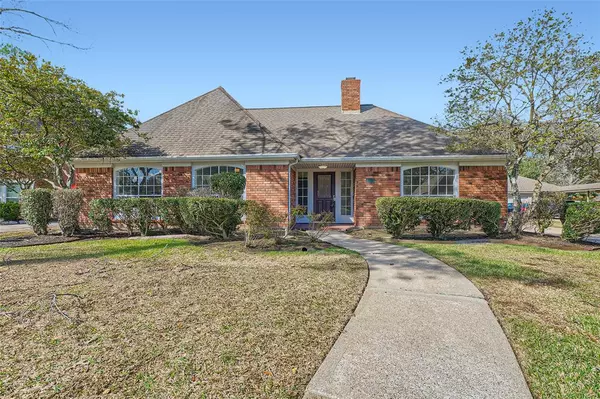 2111 Purple Plum LN, Houston, TX 77062