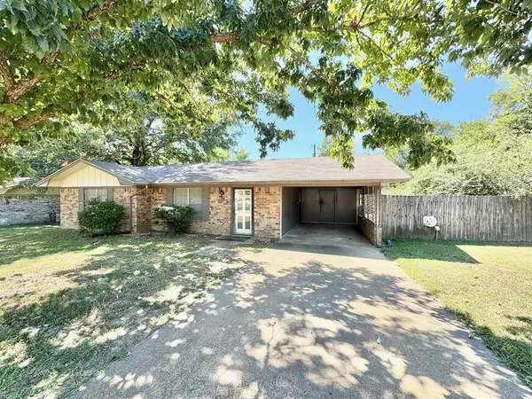 101 El Camino DR, Crockett, TX 75835