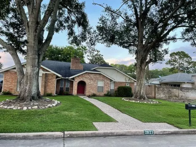 Sugar Land, TX 77478,2823 Fairway DR