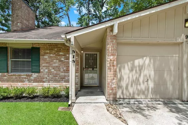 The Woodlands, TX 77380,9 Green Field PL