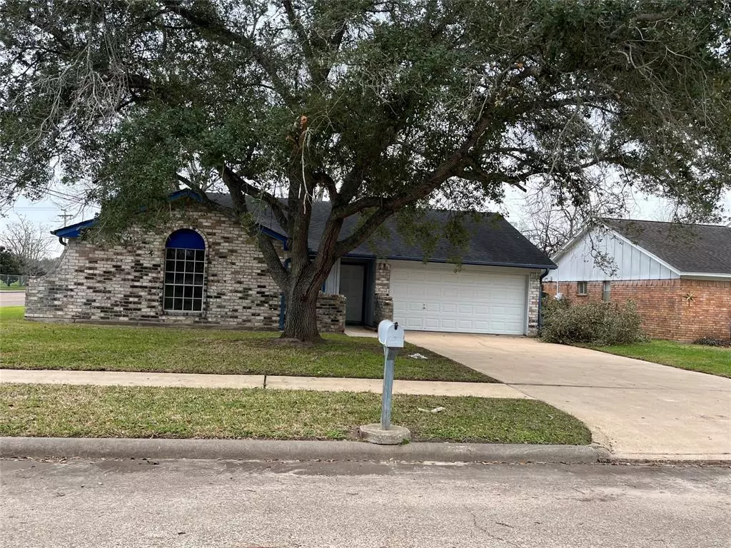 Angleton, TX 77515,562 Munson CT