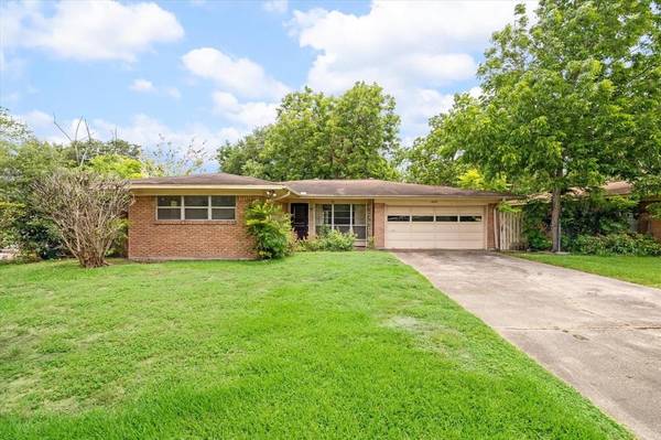 6837 Bellaire BLVD, Houston, TX 77074