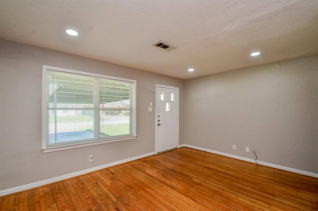 Houston, TX 77055,7411 Raton ST