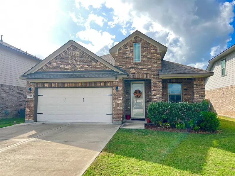 772 Rosewood LN, Angleton, TX 77515